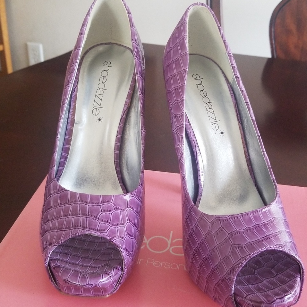 Shoes - Picture 2 of 4